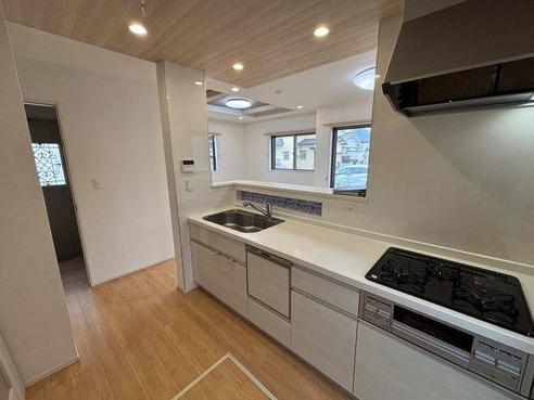 福岡市西区泉の中古一戸建てキッチン画像