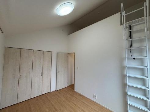 福岡市西区泉の中古一戸建て寝室ロフト画像